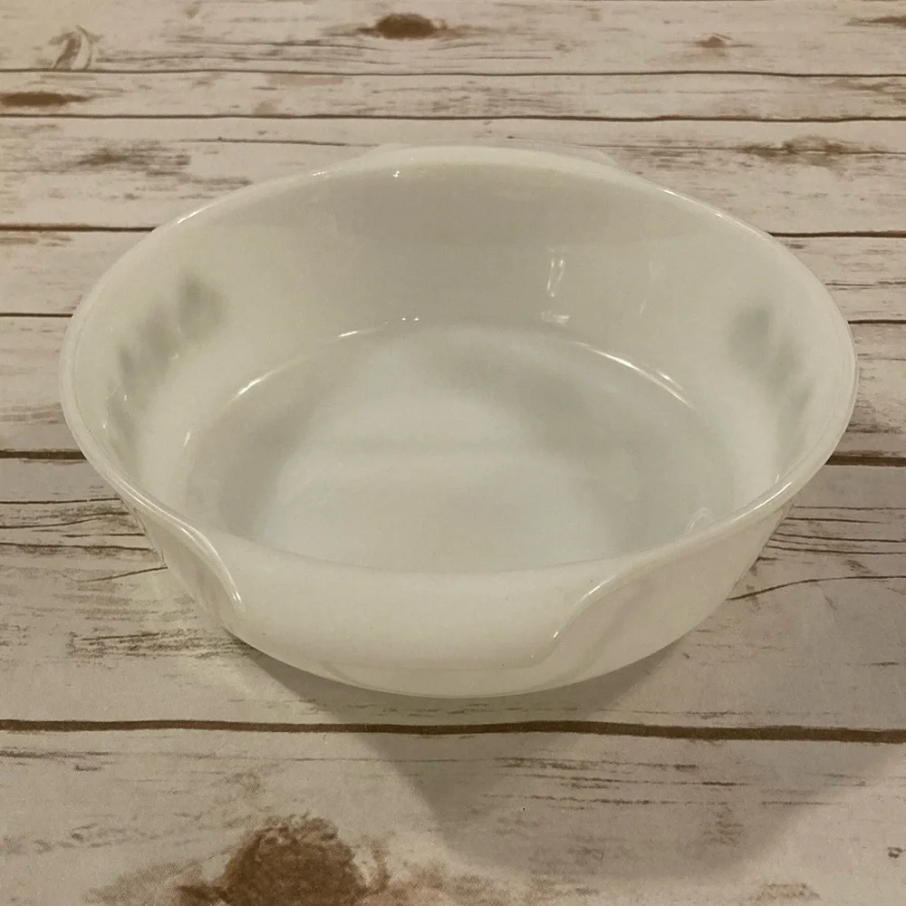 Vintage Anchor Hocking Fire King 1.5 Quart Casserole Dish Meadow Green Pattern